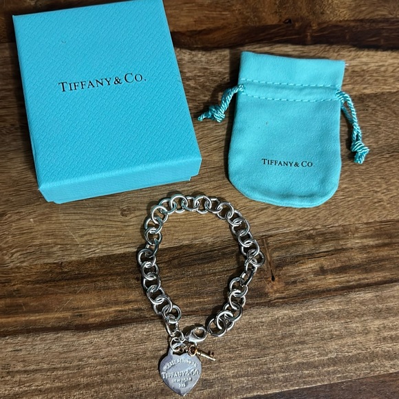 Jewelry - Designer Inspired Heart Tag Bracelet